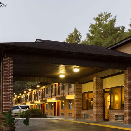 Howard Johnson By Wyndham Tallahassee Exterior foto